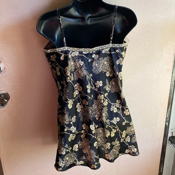 Victoria’s Secret lingerie size S - Picture 2 of 6